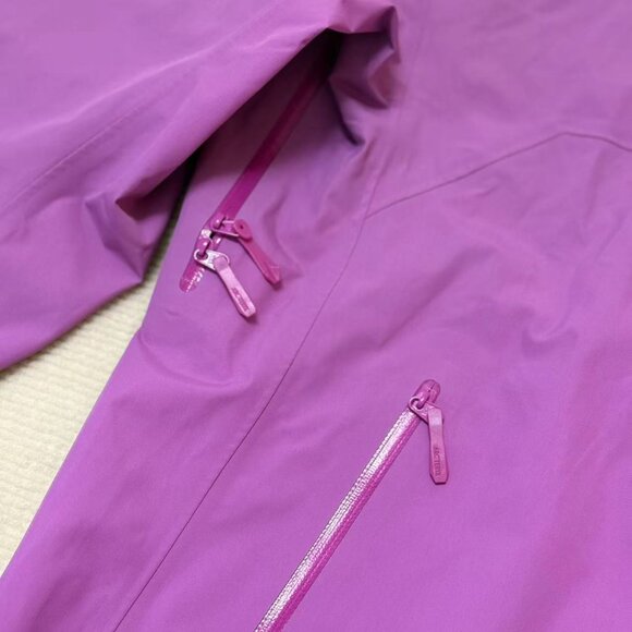 Arc'teryx rose pink windbreaker, unisex, comfortable and durable. - Picture 6 of 9